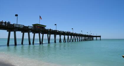 Home in North Port, AC, Wi-Fi, five minutes walk to Warm Mineral Springs