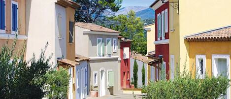 Located right within the village, this residence offers an abundance of activities.