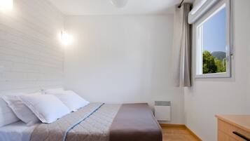 1 bedroom, WiFi, bed sheets