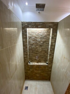 Buồng tắm vòi sen