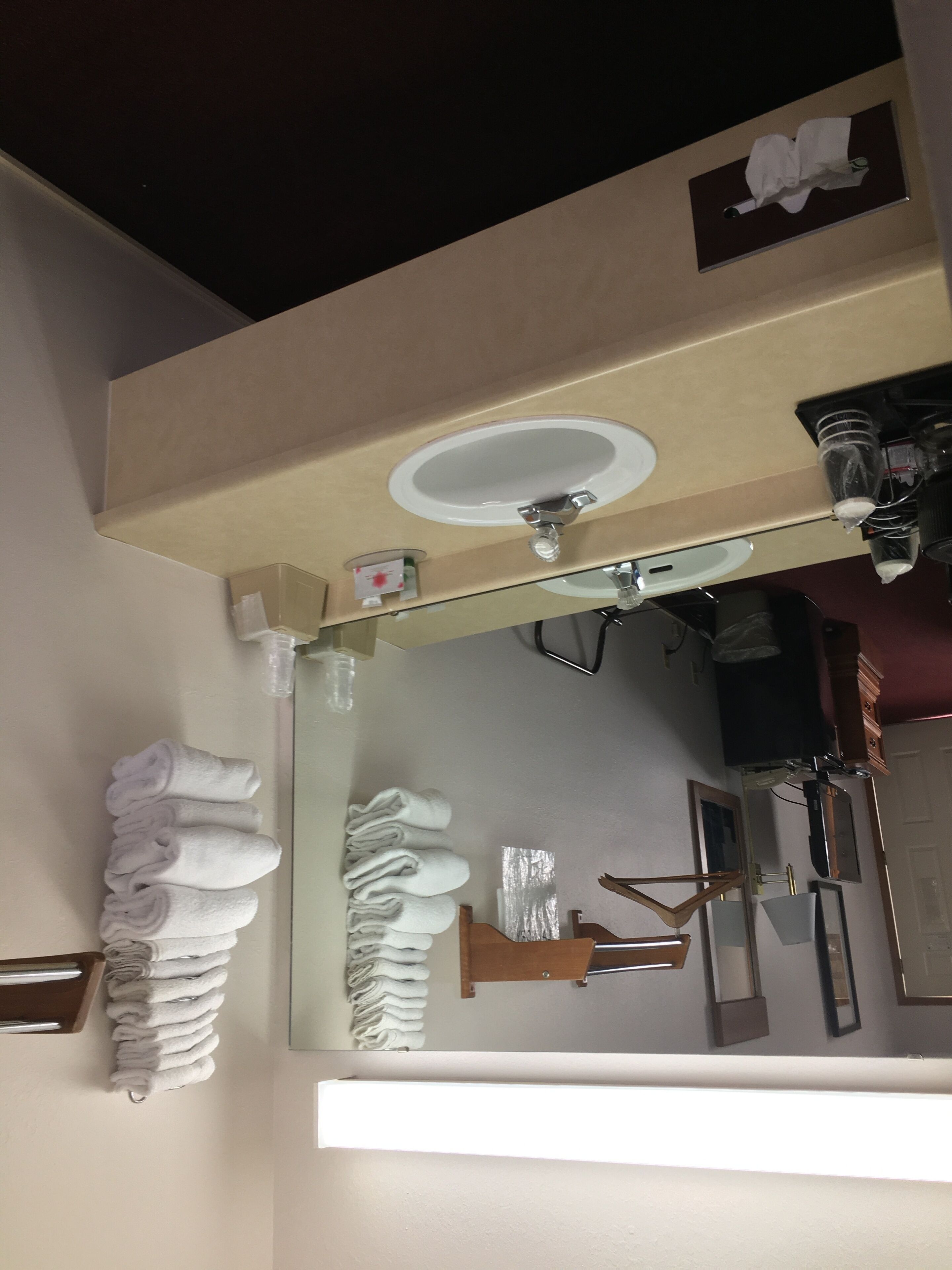 Classic Single Room, 1 King Bed | Individually decorated, individually furnished, free WiFi