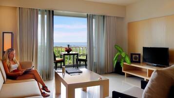 TV, fireplace, DVD player