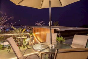 Terrace/patio - The Living Hotel SamutPrakan (Bang Bo)