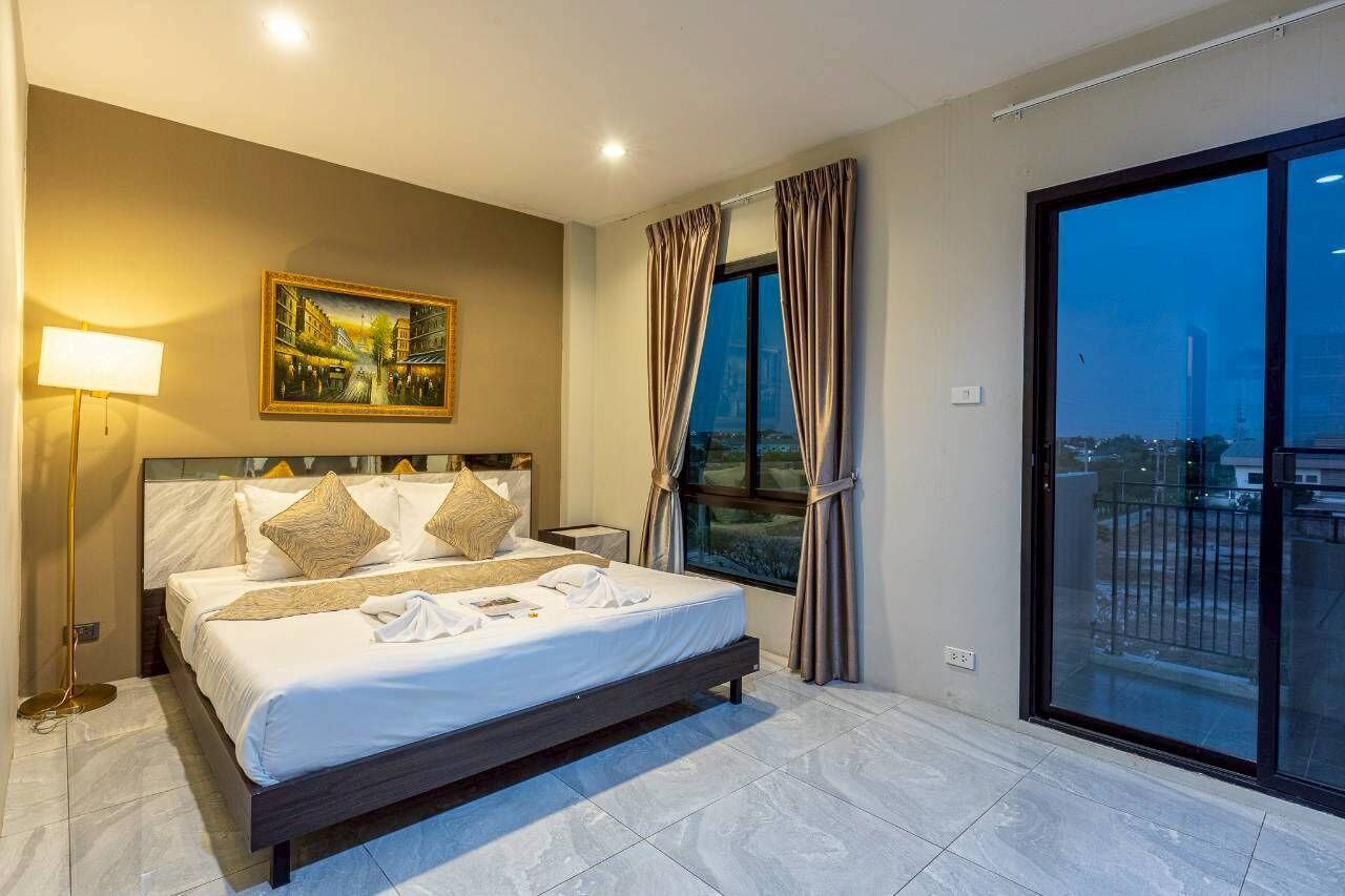 高級雙人房 | 防敏寢具、迷你吧、書桌、遮光窗簾/窗簾