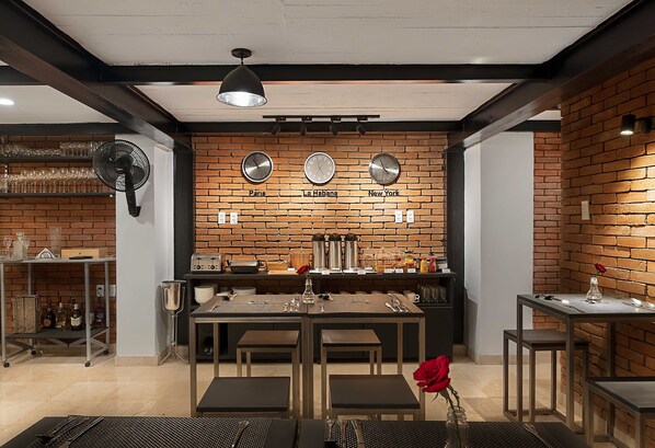 Päivittäinen buffetaamiainen (9750 CUP per henkilö)