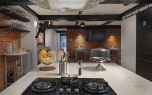 Daily buffet breakfast (CUP 9750 per person)