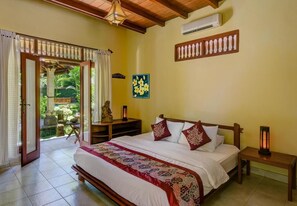 6 bedrooms, in-room safe, iron/ironing board, WiFi