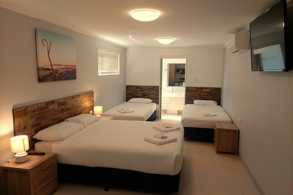 Family Room | Soundproofing, WiFi (free), bed sheets
