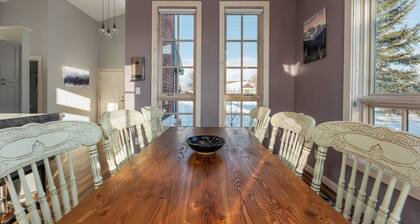 Suite Retreat - Walking Distance to Restaurants
