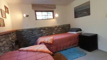 2 bedrooms, free WiFi, bed sheets, wheelchair access