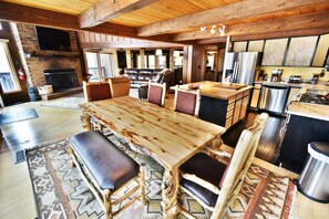Dining - Near Trails! Big Deck! Easy Drive to Dining, Events, Activities, Lake (Silverthorne)