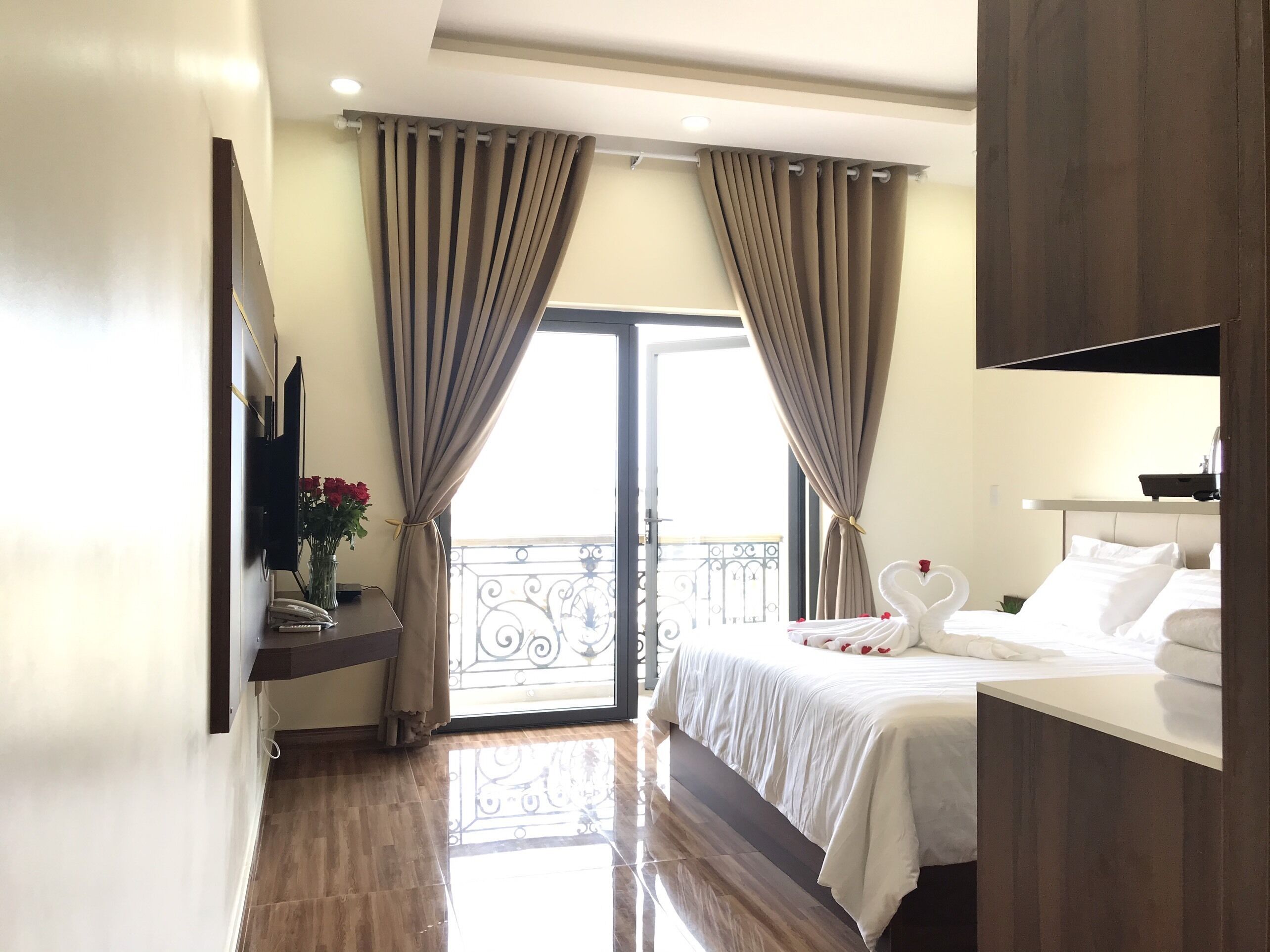 Minibar, desk, blackout drapes, free WiFi