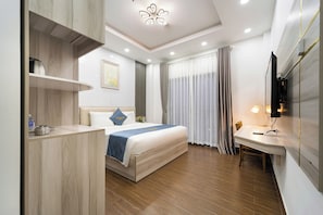 Luxury Room, 1 King Bed, Balcony, River View - Winston Hotel Riverside (Ho Chi Minh City)