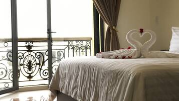 Luxury Room, 1 King Bed, Balcony, City View | Minibar, desk, blackout drapes, free WiFi