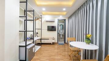Standard Single Room | Minibar, desk, blackout curtains, free WiFi