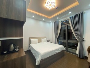Minibar, desk, blackout curtains, free WiFi - Winston Hotel Riverside (Ho Chi Minh City)