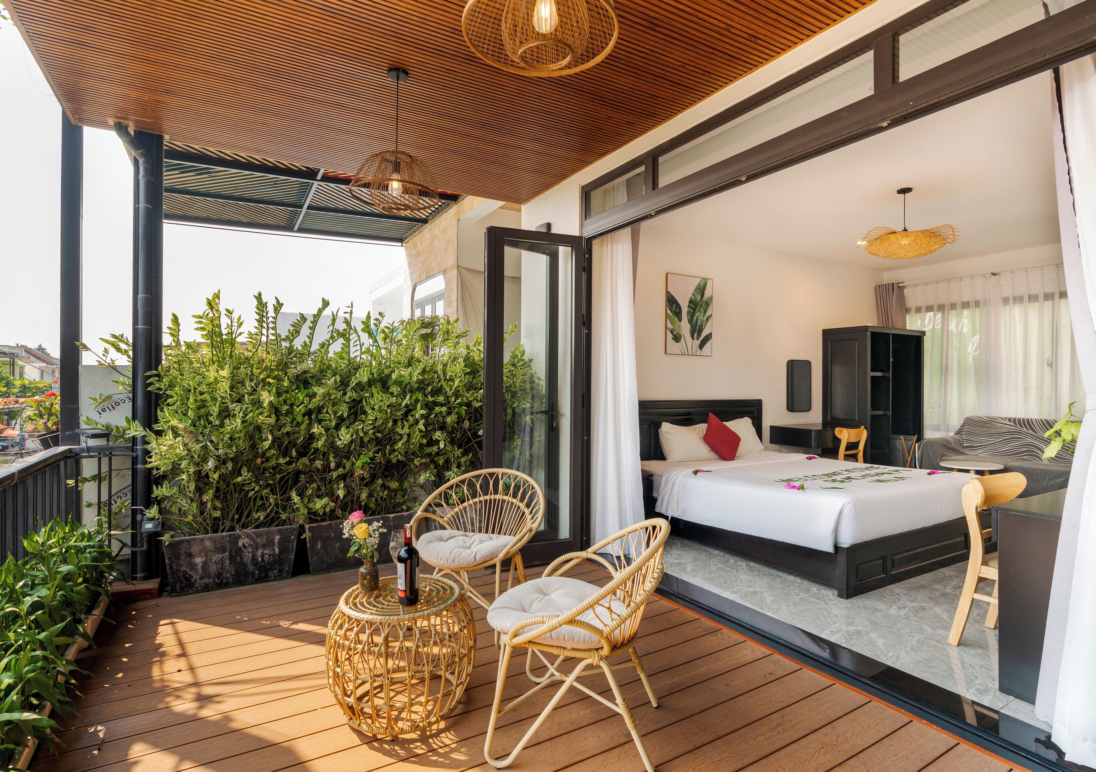 Dobbeltrom | Minibar, skrivebord, blendingsgardiner og lydisolert