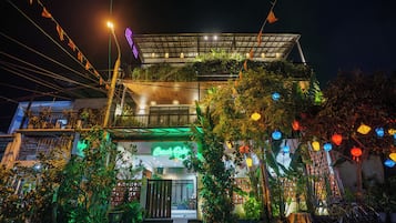 Fasade – kveld/natt