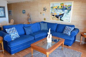 Living area - Shores of Surfside I 103 - Oceanfront in Surfside Beach (Surfside Beach)