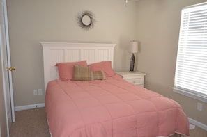 6 bedrooms, Internet - Murphy's Law - Walk to Beach in Surfside Beach (Surfside Beach)