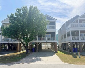 Exterior - Murphy's Law - Walk to Beach in Surfside Beach (Surfside Beach)