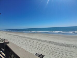 On the beach - Maritime Place A9 - Oceanfront in Garden City Beach (Garden City)