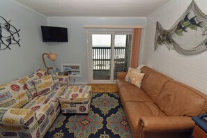 TV - Sea Oaks 304 - Oceanfront in Garden City Beach (Garden City)