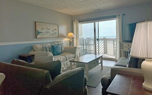 Living area - Maritime Place A2 - Oceanfront in Garden City Beach (Garden City)