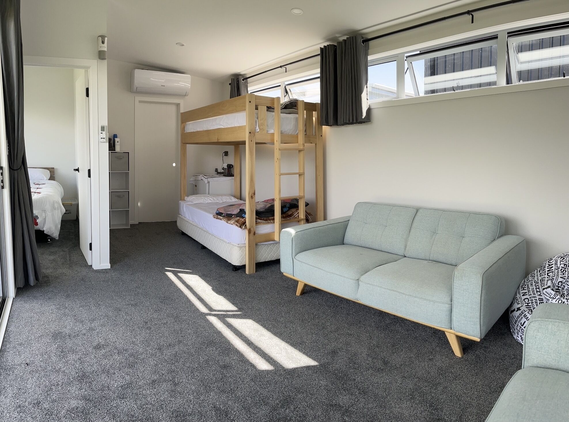 Bedroom/Living Room 3 Single Beds.
Loft, Single & Trubndler Bed.