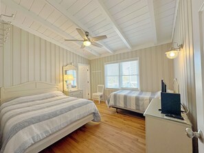 5 bedrooms, Internet - Stephens - Oceanfront in Garden City Beach (Garden City)