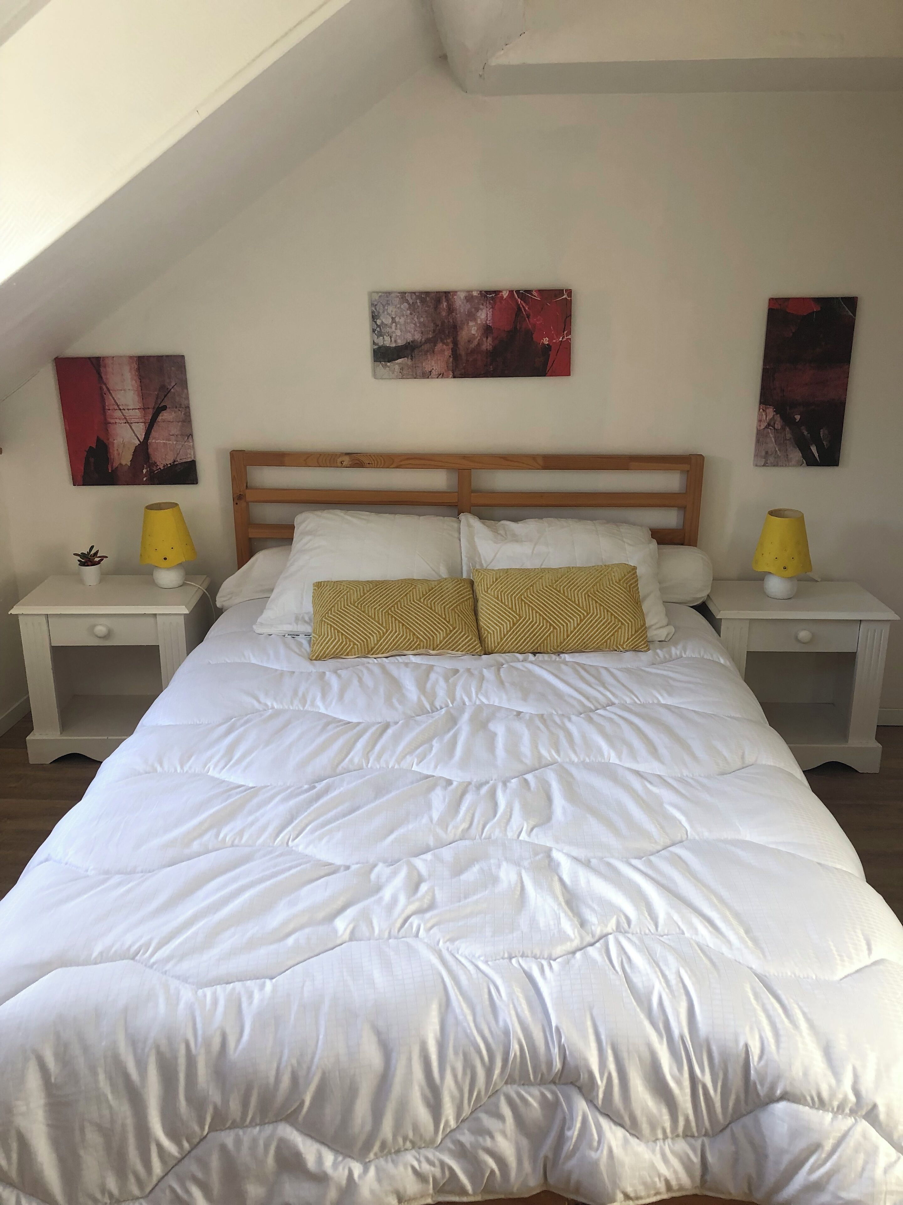 3 bedrooms, travel cot, free WiFi