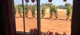 HORSE WHISPERING. COTTAGE *ROOM - B*