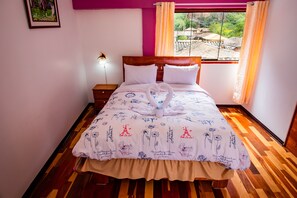 5 bedrooms, desk, free WiFi - ROOM WITH TERRACE (Ollantaytambo)