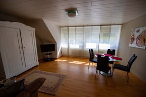 Apartment (Luna) | Living area | Flat-screen TV - FeWo Studenik (Neuried)