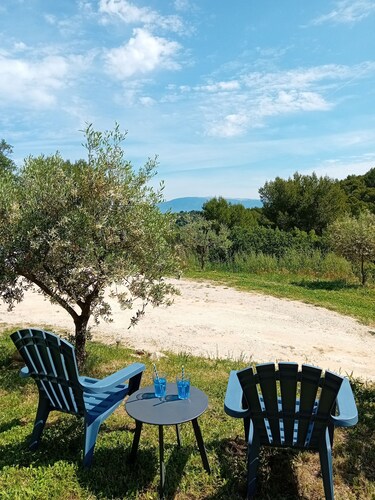 Ruhiges Ferienhaus auf dem Land mit Blick auf den Mont Ventoux