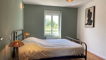 3 chambres, bureau, fer et planche à repasser, Wi-Fi gratuit