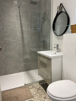 Bathtub, hair dryer, soap