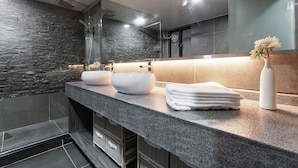 Bathroom - L'Escale Limited - by Athena (Tsim Sha Tsui)