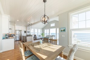 Dining - Popponesset-Exclusive Oceanfront Rental, 3 bedroom, 3.5 baths, sleeps 6 (Mashpee)
