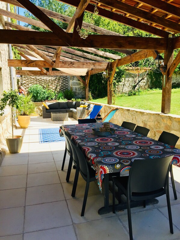 Outdoor dining
