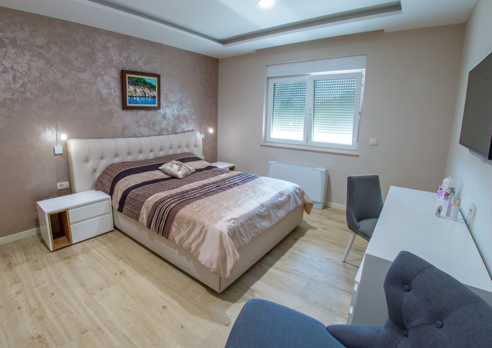 5 chambres, bureau, fer et planche à repasser, Wi-Fi gratuit