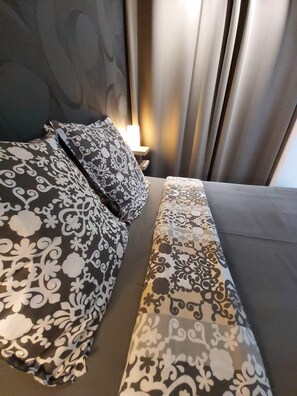 1 bedroom, iron/ironing board, WiFi, bed sheets - Studio Villa Nui GH (Cuers)