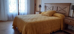 3 habitaciones, tabla de planchar con plancha y wifi gratis