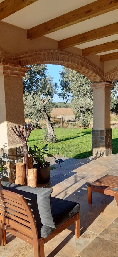 Rural hotel in the middle of nature, beautiful garden, tranquility, natural pool.