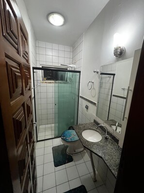 Shower, towels