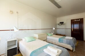 3 Schlafzimmer, Bügeleisen/Bügelbrett, kostenloses WLAN, Bettwäsche