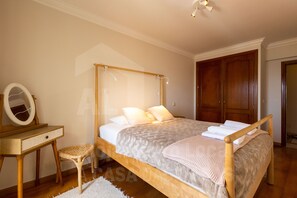 3 chambres, fer et planche Ă repasser, accĂšs au Wi-Fi (inclus)