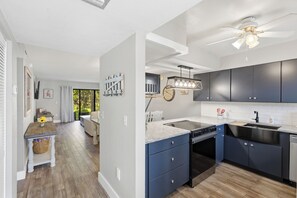 Fridge, microwave, oven, stovetop - Short walk to beach access! Winter dates available! (Bradenton Beach)