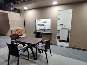 Dining - Sukhmani Homestays. Your own space in a private bungalow. (KOLKATA)