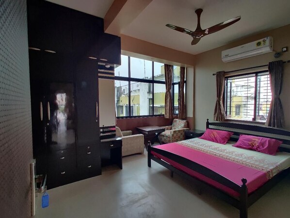 1 bedroom, WiFi, wheelchair access - Sukhmani Homestays. Your own space in a private bungalow. (KOLKATA)
